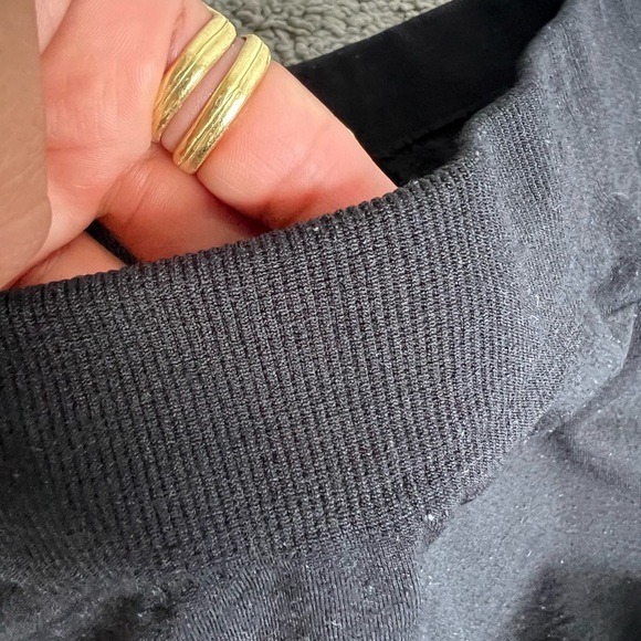 Classic Black Women's Leggings - Picture 2 of 6